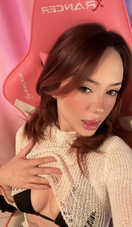 Naakte gelekte OnlyFans-foto van Ozbassak