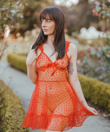 Alasti lekkinud OnlyFans-i pilt Ivy Rose Raven