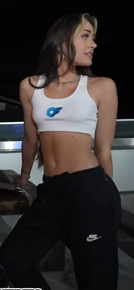 Обнаженная фотография утечки OnlyFans от Mckinley Richardson
