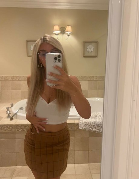 Обнаженная фотография утечки OnlyFans от Lyndalessandro