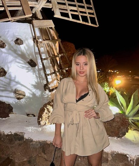 Naken läckt OnlyFans-bild av Aricedress