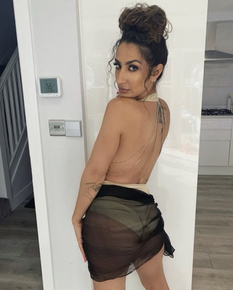 Naken läckt OnlyFans-bild av Payvand Mesbah