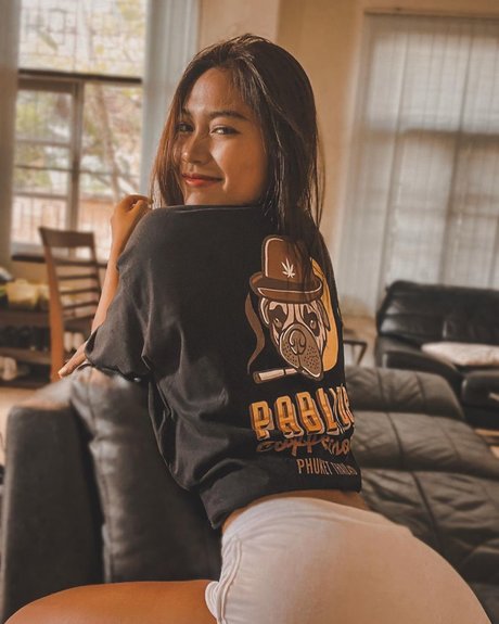 Naakte gelekte OnlyFans-foto van Aun Wichuporn
