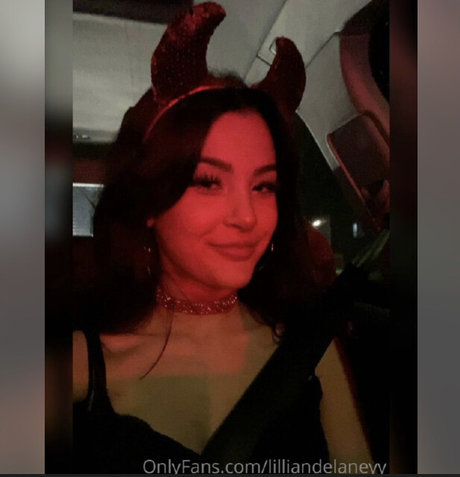 Foto nua vazada do OnlyFans de Lillian Delaney