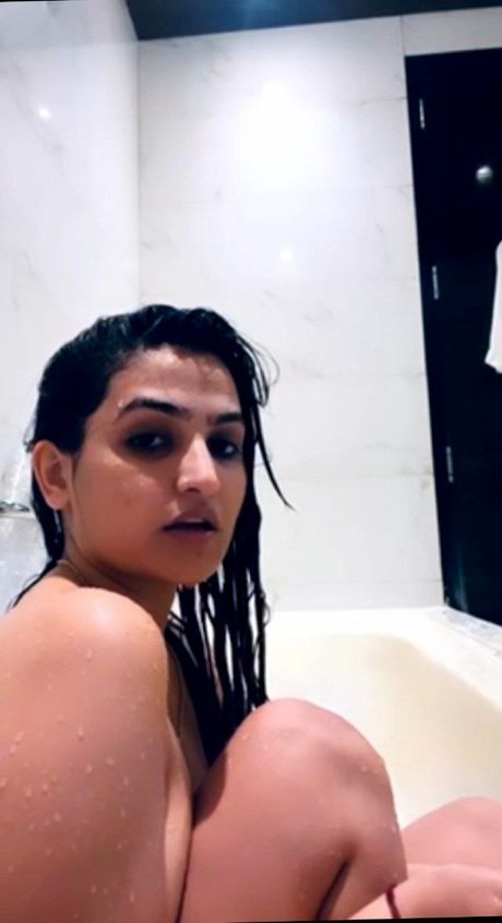 Naken läckt OnlyFans-bild av Sassy Poonam