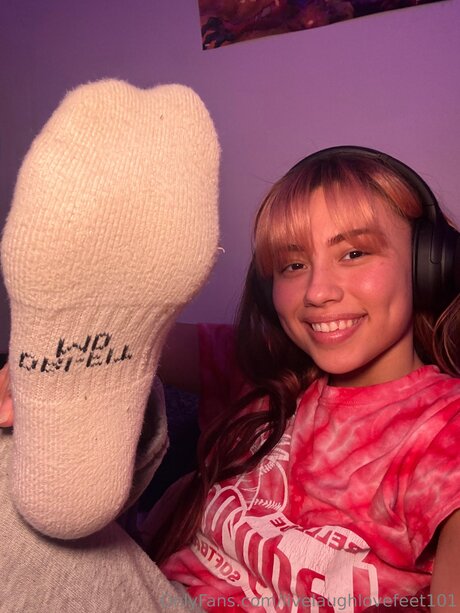 Naken läckt OnlyFans-bild av Livelaughlovefeet101