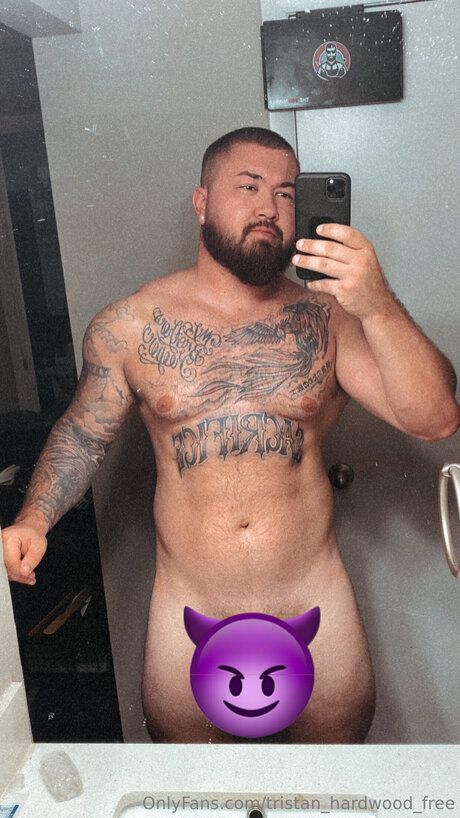 Naken läckt OnlyFans-bild av Tristan Hardwood Free
