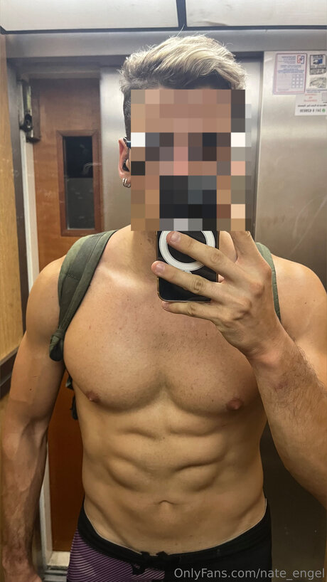 Nacktes geleaktes OnlyFans-Foto von Nate Engel