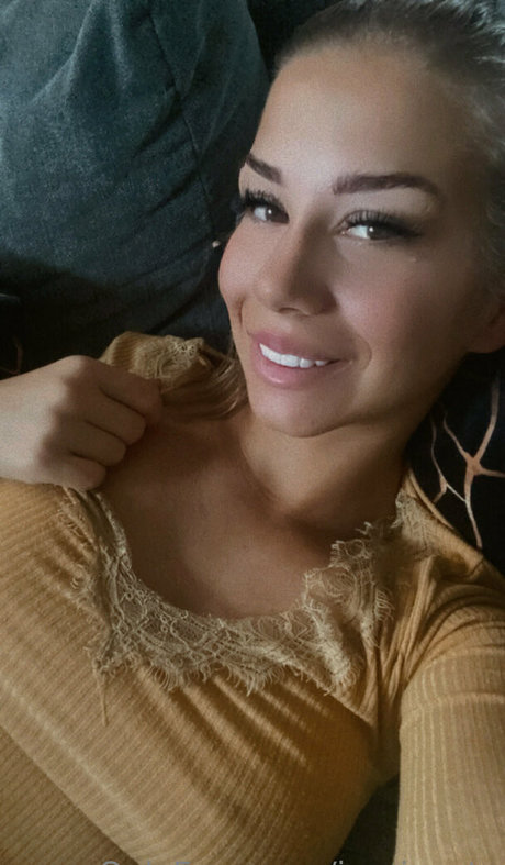 Naakte gelekte OnlyFans-foto van Jassiecute