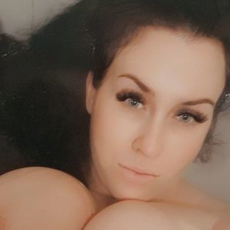 Обнаженная фотография утечки OnlyFans от Megatitslauren