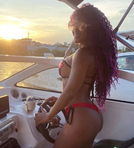 Foto desnuda filtrada de OnlyFans de Purple Sexy Vip