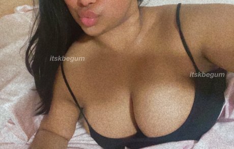Alasti lekkinud OnlyFans-i pilt Kjbegum