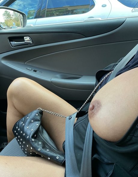 Naken läckt OnlyFans-bild av Hotwifehappylife