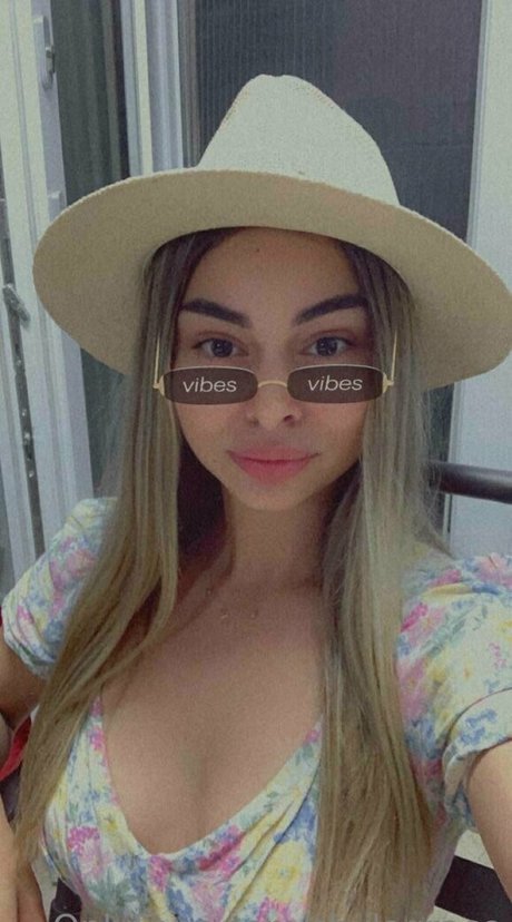 Naken lekkede OnlyFans-bilde av Shylagrace