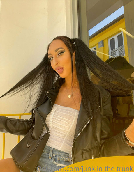Alasti lekkinud OnlyFans-i pilt Elleventures