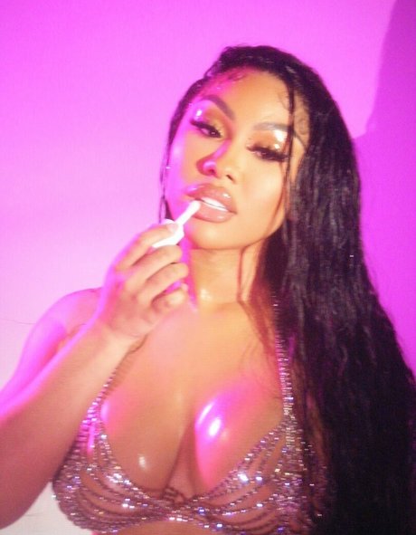 Naken lekkede OnlyFans-bilde av Ari Fletcher