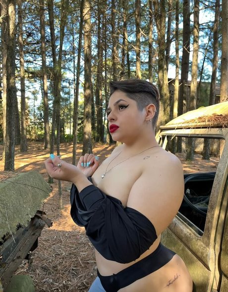 Naakte gelekte OnlyFans-foto van Eliane Araujo