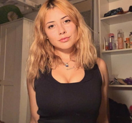 Nøgent lækket OnlyFans-billede af Vivi Alto