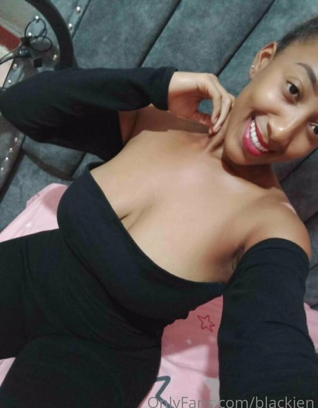 Foto nua vazada do OnlyFans de Blackjen