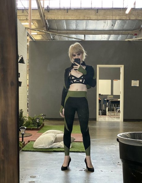 Jeanhollywood