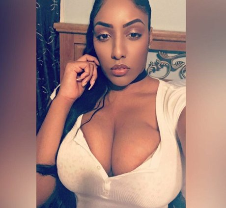 Foto nua vazada do OnlyFans de Foxximami