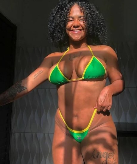 Naken läckt OnlyFans-bild av Gaby Mendes