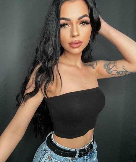Alasti lekkinud OnlyFans-i pilt Nessa Jane
