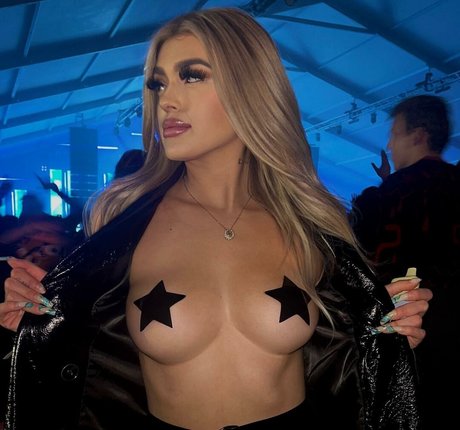 Nahá fotka uniklých OnlyFans od Jellybeannn