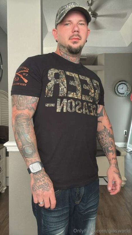 Naken läckt OnlyFans-bild av Giosworld