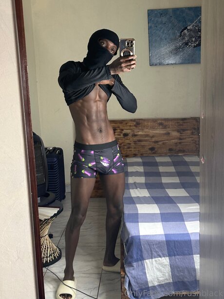 Naken läckt OnlyFans-bild av Rushblack