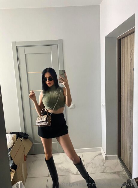 Naken läckt OnlyFans-bild av Ekaterinadaviss