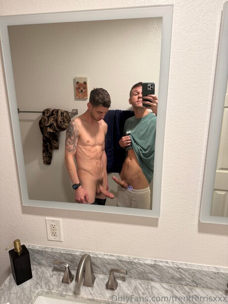 Nøgent lækket OnlyFans-billede af Trentferrisxxx