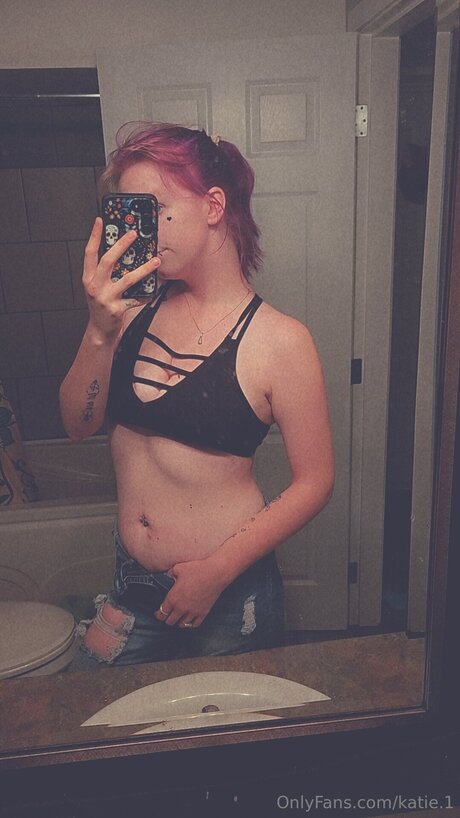 Foto nua vazada do OnlyFans de Katie 1