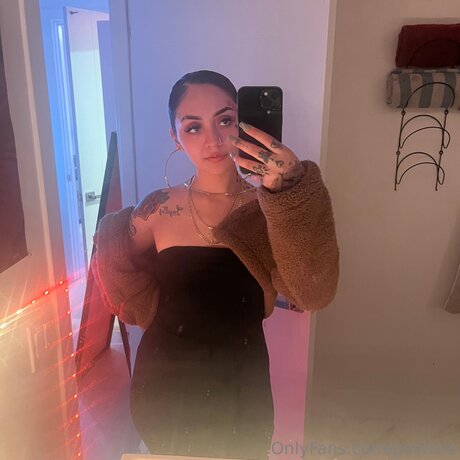 Naken läckt OnlyFans-bild av Poshnio