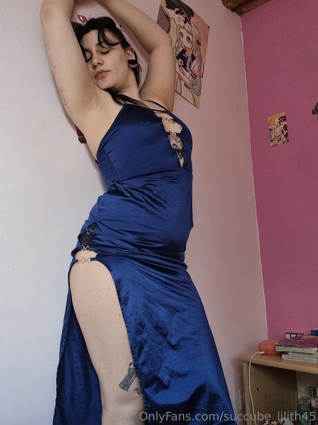 Naken läckt OnlyFans-bild av Succube Lilith45
