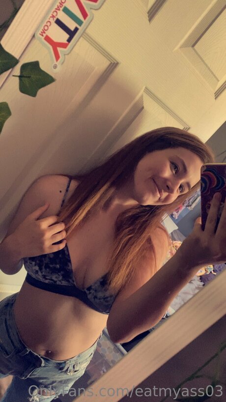 Alaston vuotanut OnlyFans-kuva Eatmyass03