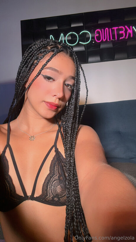 Nacktes geleaktes OnlyFans-Foto von Angelzola