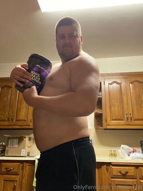 Naakte gelekte OnlyFans-foto van Thebulkinghog