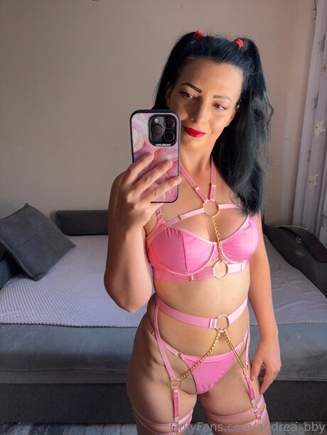 Naken läckt OnlyFans-bild av Andrea Bby