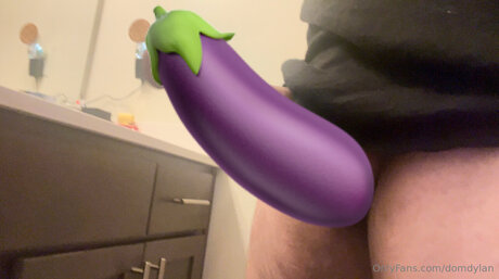 Naken läckt OnlyFans-bild av Domdylan