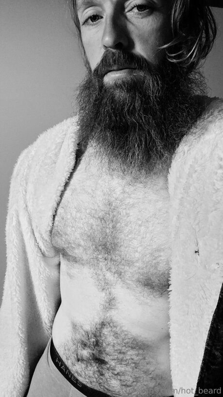 Обнаженная фотография утечки OnlyFans от Hot Beard