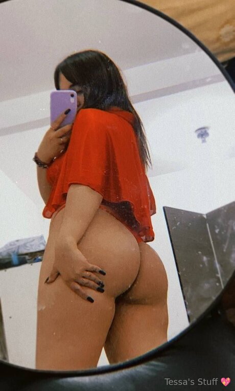 Naken läckt OnlyFans-bild av Curvy Tess