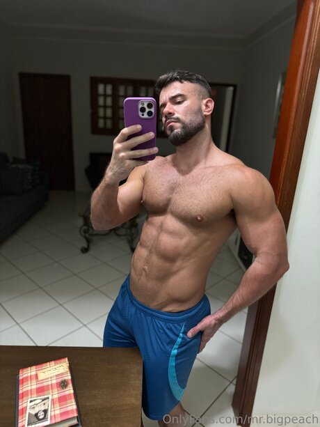 Naken läckt OnlyFans-bild av Mr Bigpeach