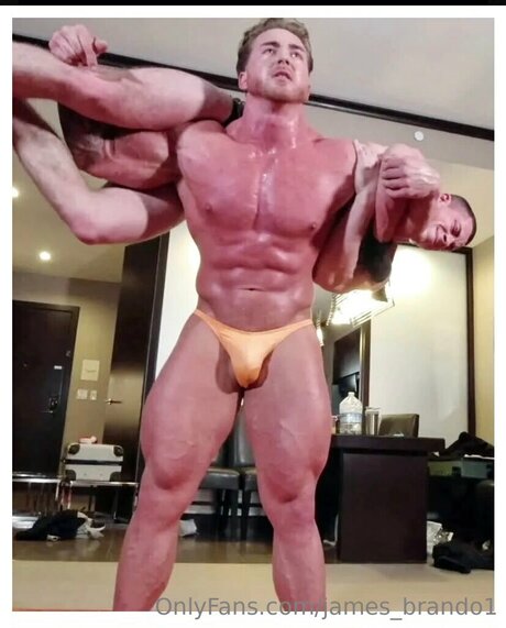Foto nua vazada do OnlyFans de James Brando1