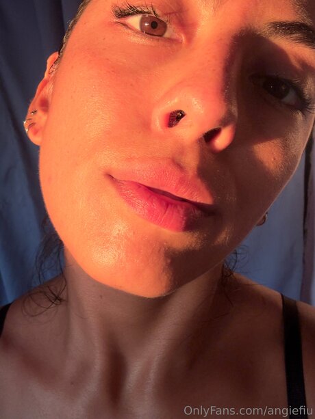 Naken läckt OnlyFans-bild av Angiegoddess