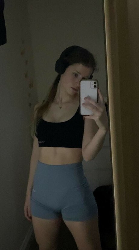 Nagie wyciekłe zdjęcie OnlyFans od Mira Szalma