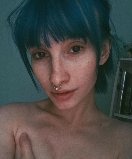 Alasti lekkinud OnlyFans-i pilt Givemethespooks