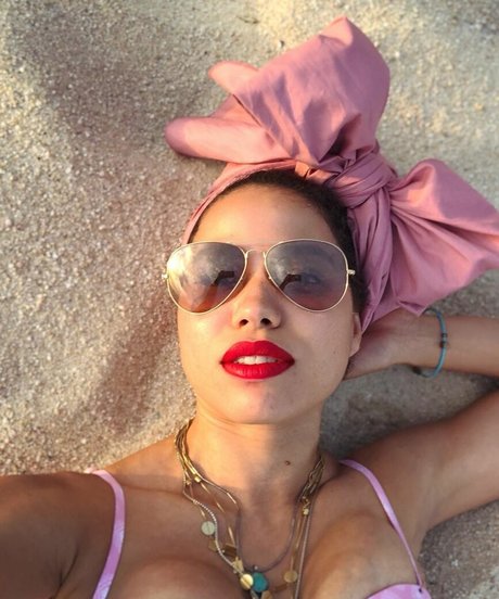 Alaston vuotanut OnlyFans-kuva Jurnee Smollett