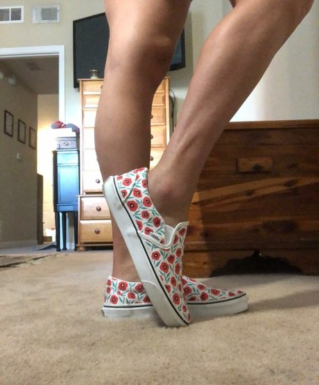 Foto di nudo di fuga di OnlyFans di Tallnerdywoman
