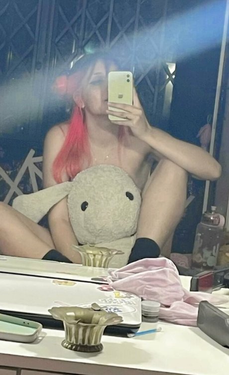 Naken läckt OnlyFans-bild av Coelhopink